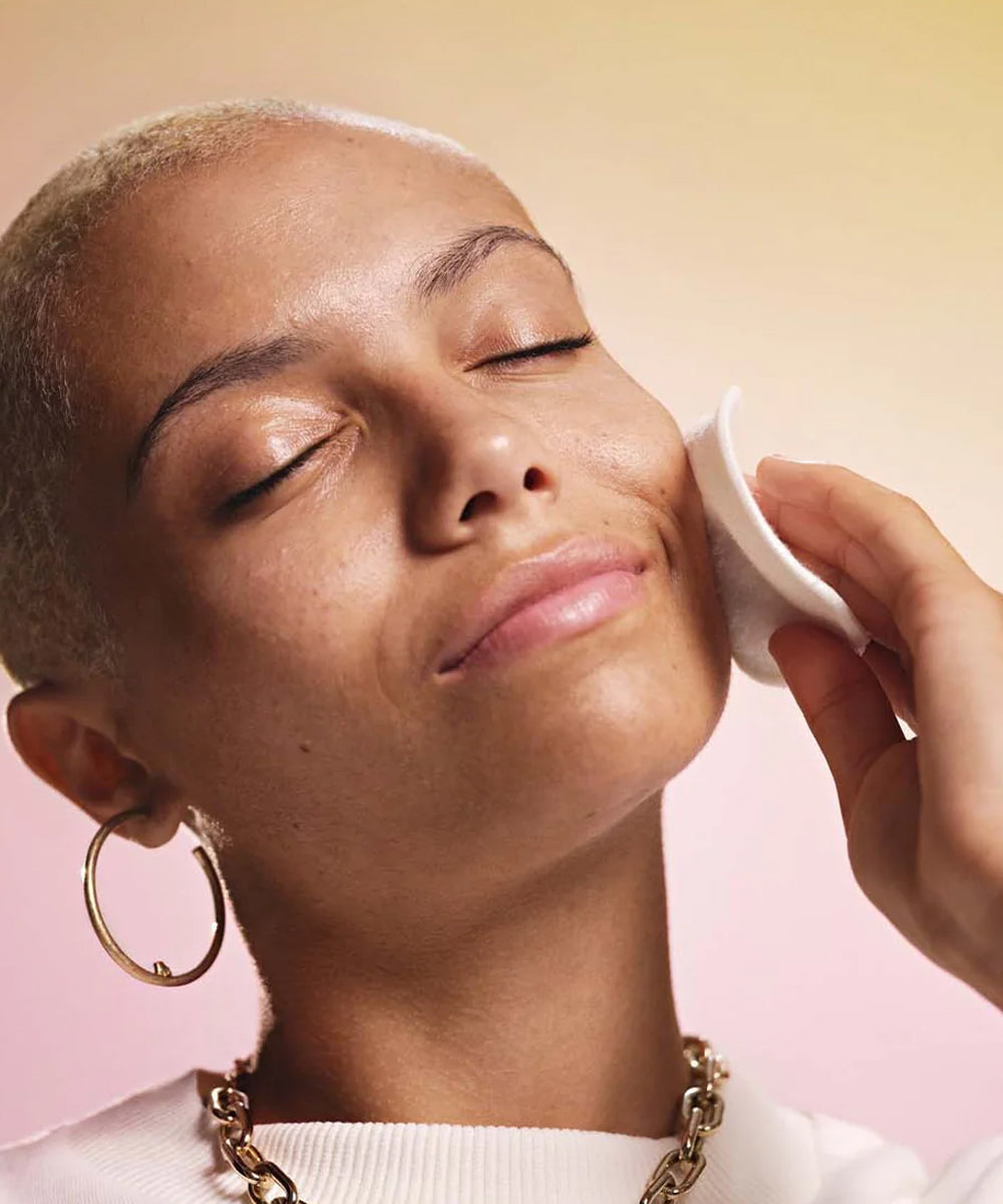 Carbon Theory - Brightening BiPhase Cleansing Water with Hemp Water & Vitamin E